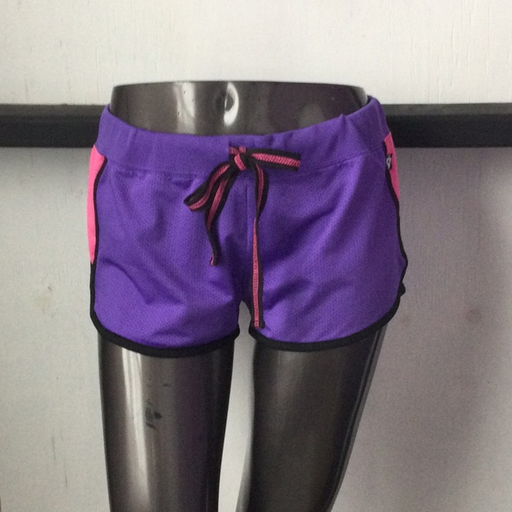 Vintage LA Kitty purple and pink tie front women’s shorts